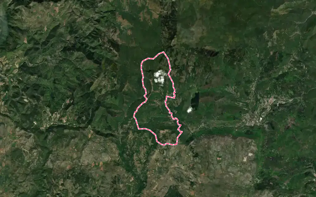 Vue satellite de Arrigas avec ses contours administratifs