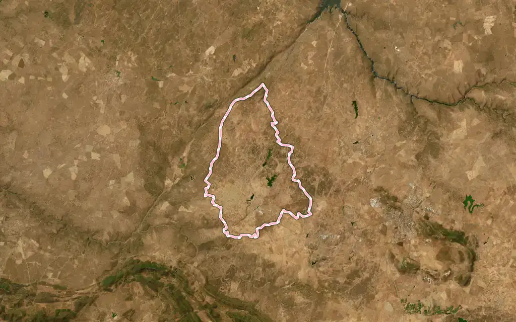 Vista satélite de Arroyo de la Luz con su contorno administrativo