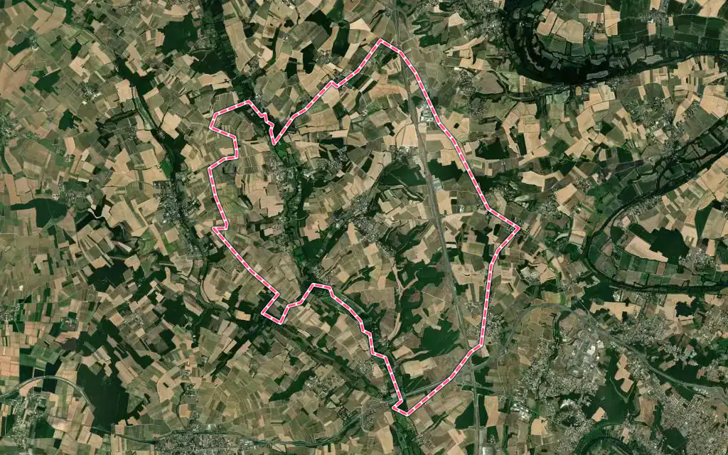 Vue satellite de Asnières-sur-Nouère avec ses contours administratifs