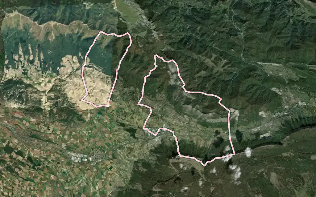 Vista satélite de Asparrena con su contorno administrativo