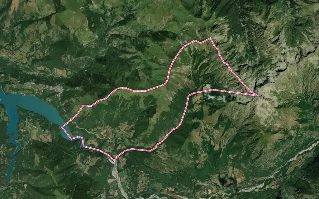 Vue satellite de Aspres-lès-Corps avec ses contours administratifs
