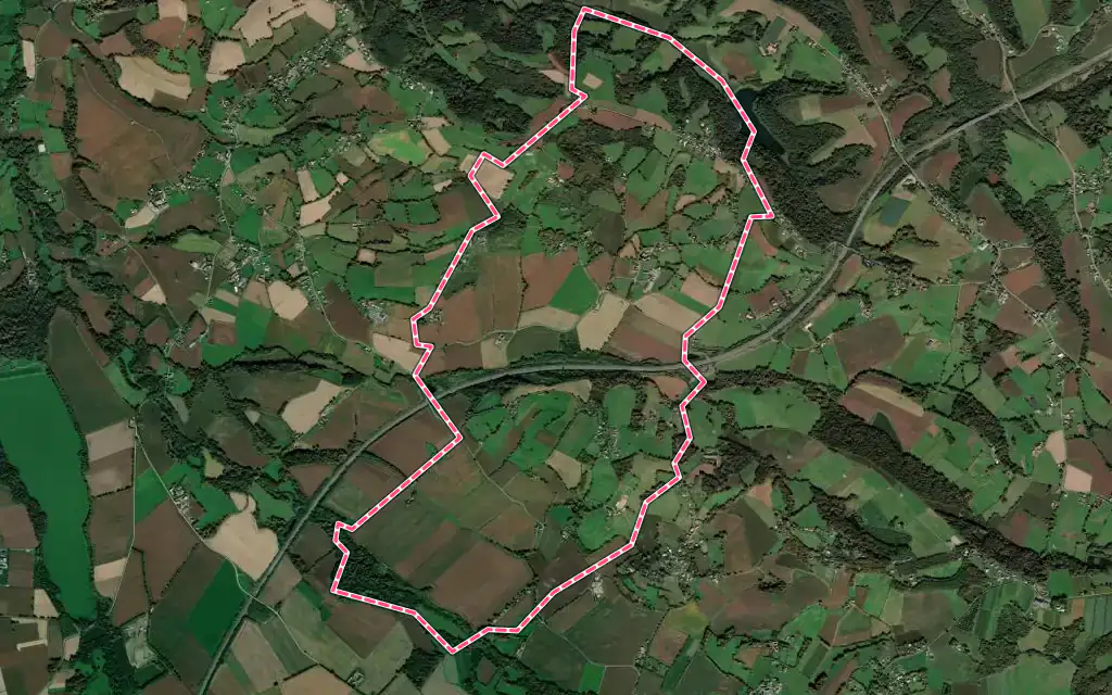 Vue satellite de Aubin avec ses contours administratifs