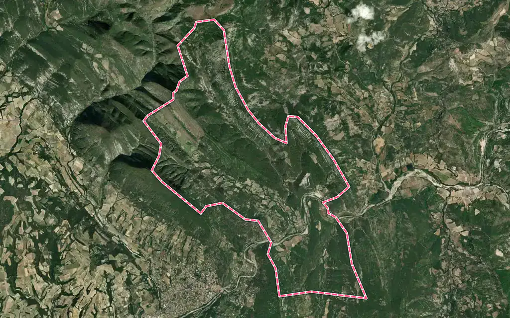 Vue satellite de Aubres avec ses contours administratifs