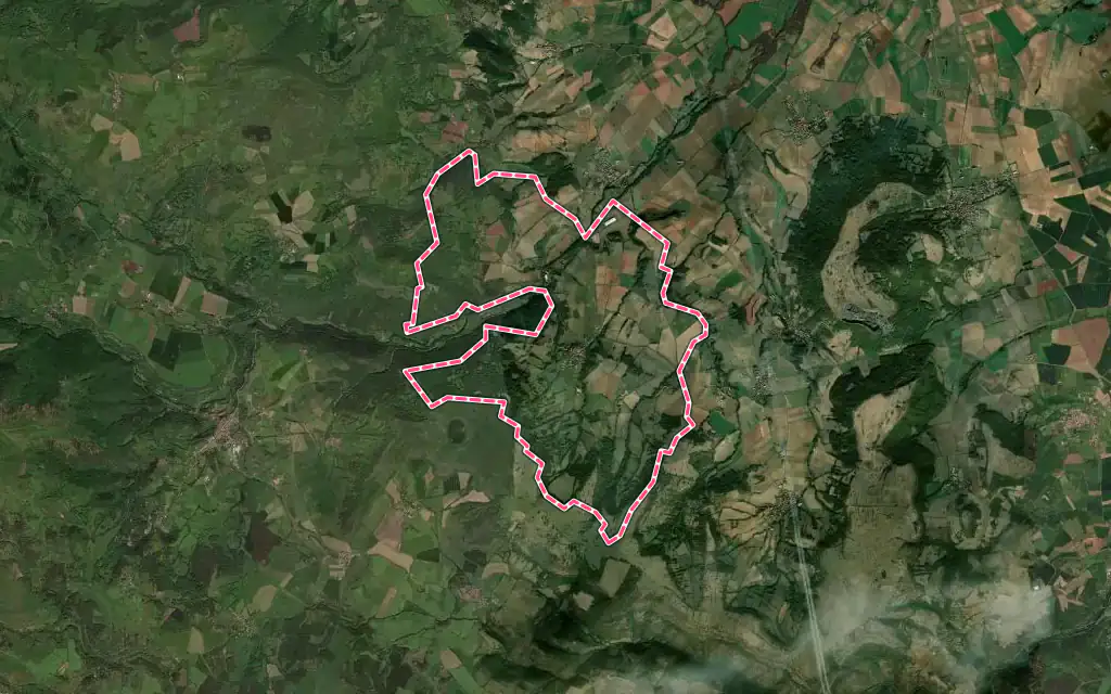 Vue satellite de Augnat avec ses contours administratifs