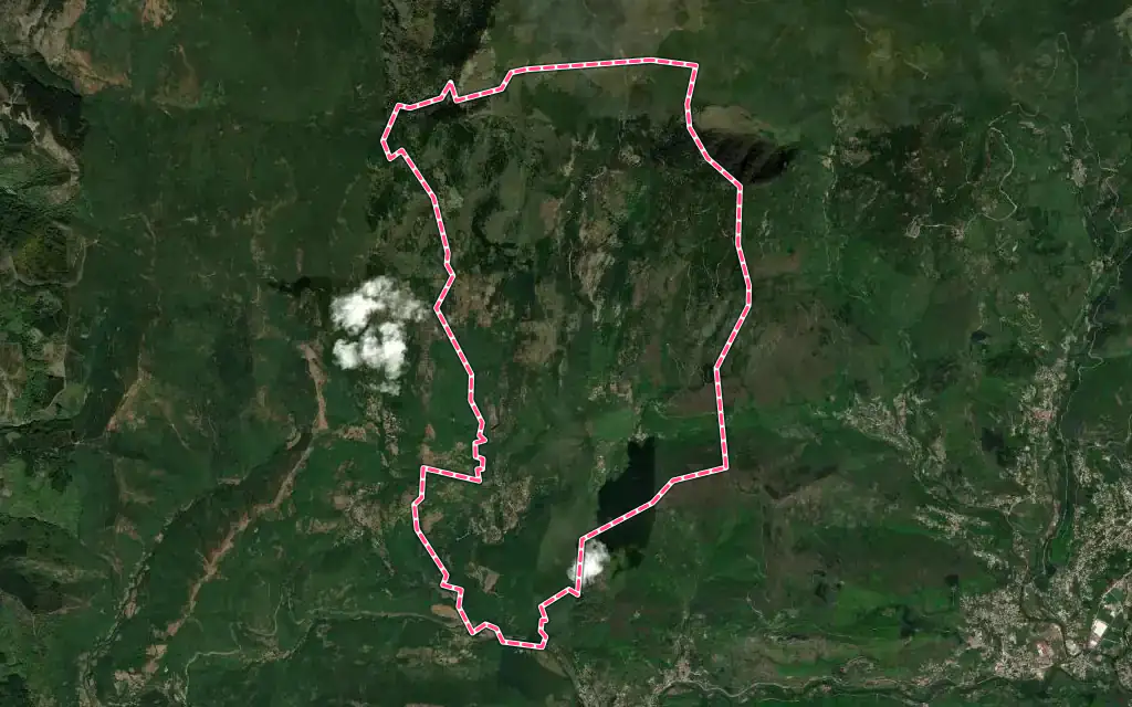 Vue satellite de Aumessas avec ses contours administratifs
