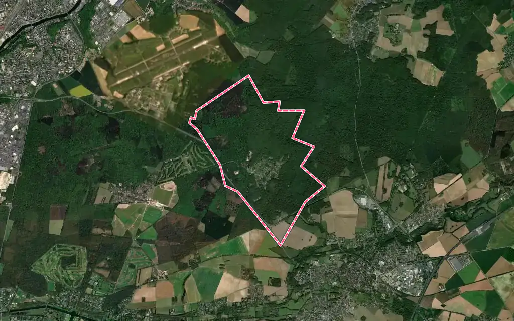 Vue satellite de Aumont-en-Halatte avec ses contours administratifs