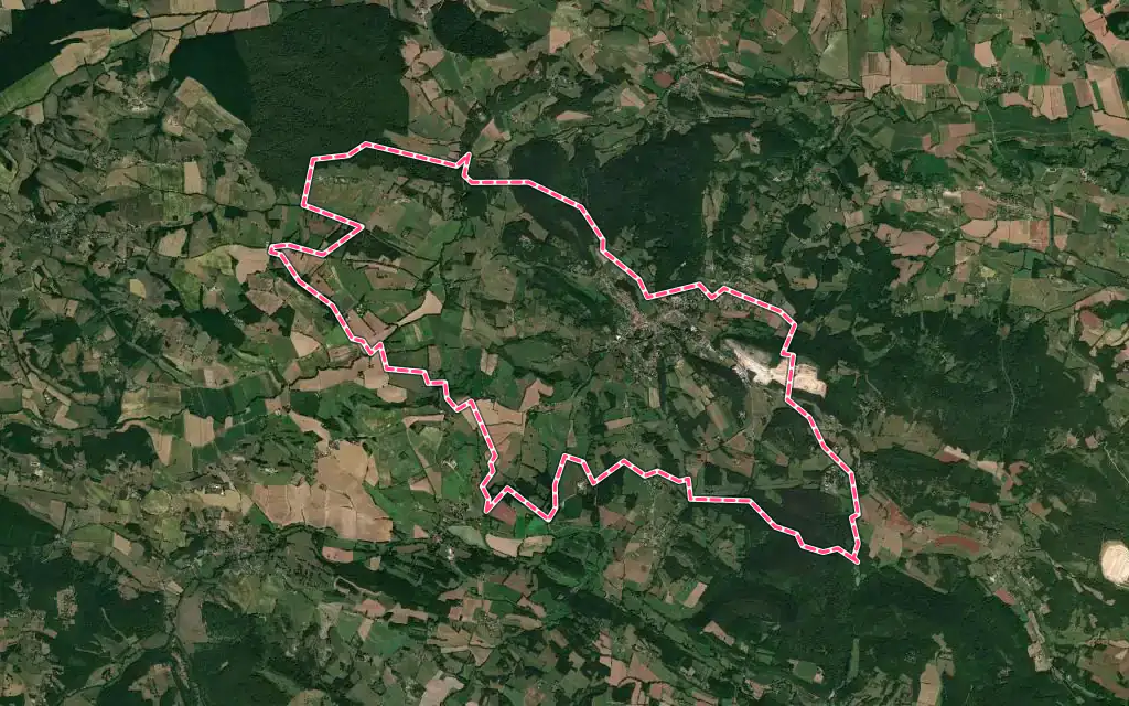 Vue satellite de Aurignac avec ses contours administratifs