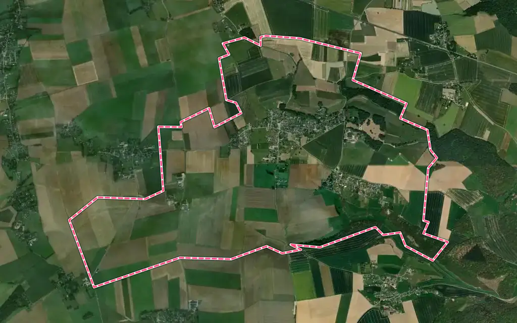 Vue satellite de Auzouville-sur-Ry avec ses contours administratifs