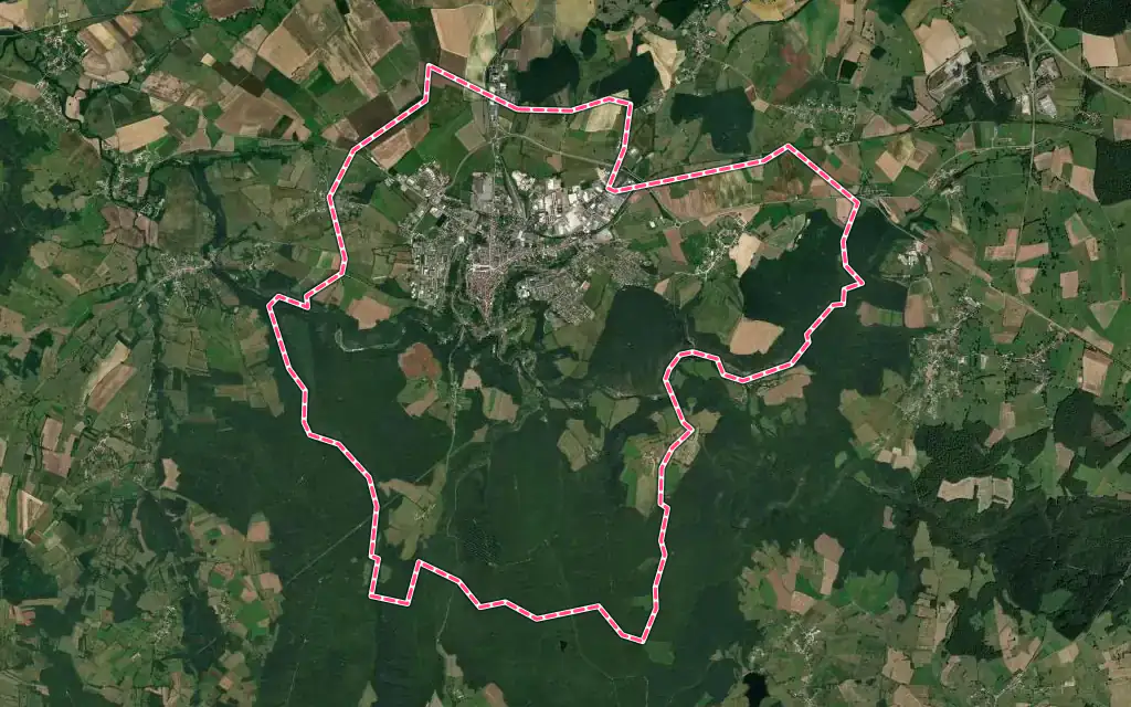 Vue satellite de Avallon avec ses contours administratifs