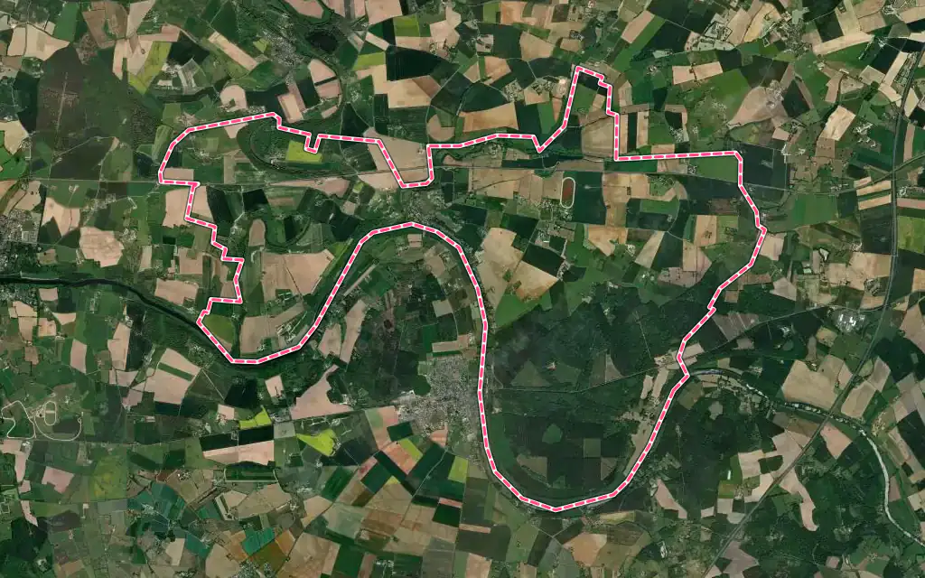 Vue satellite de Avoise avec ses contours administratifs
