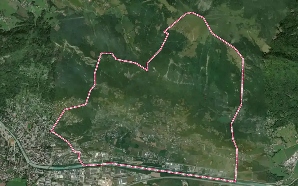 Vue satellite de Ayse avec ses contours administratifs