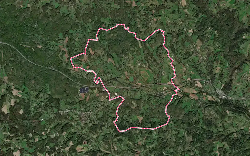 Vue satellite de Azerat avec ses contours administratifs