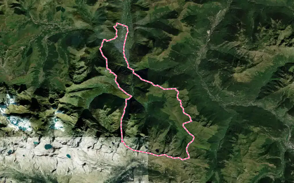 Vue satellite de Bagnères-de-Luchon avec ses contours administratifs