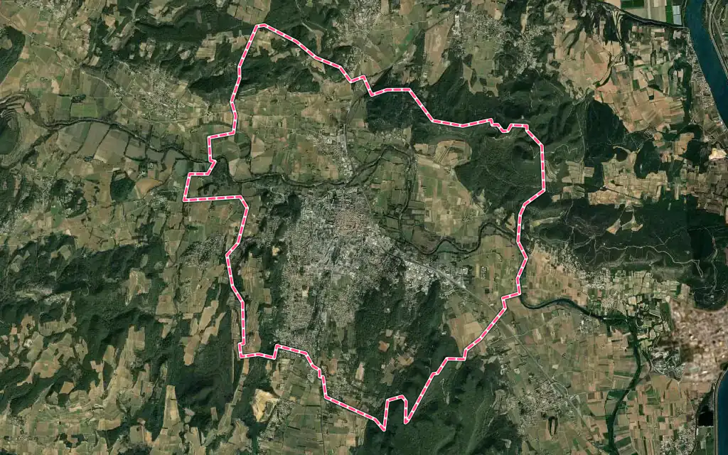 Vue satellite de Bagnols-sur-Cèze avec ses contours administratifs