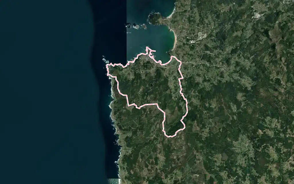 Vista satélite de Baiona con su contorno administrativo