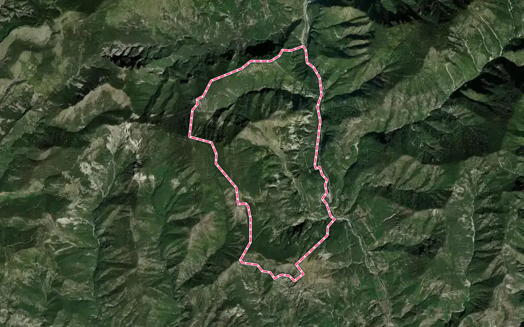 Vue satellite de Bairols avec ses contours administratifs