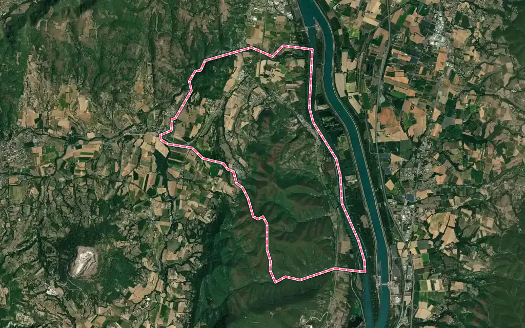 Vue satellite de Baix avec ses contours administratifs