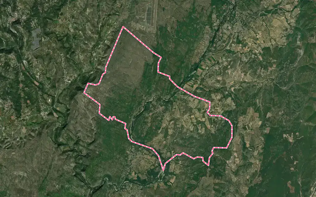 Vue satellite de Balazuc avec ses contours administratifs