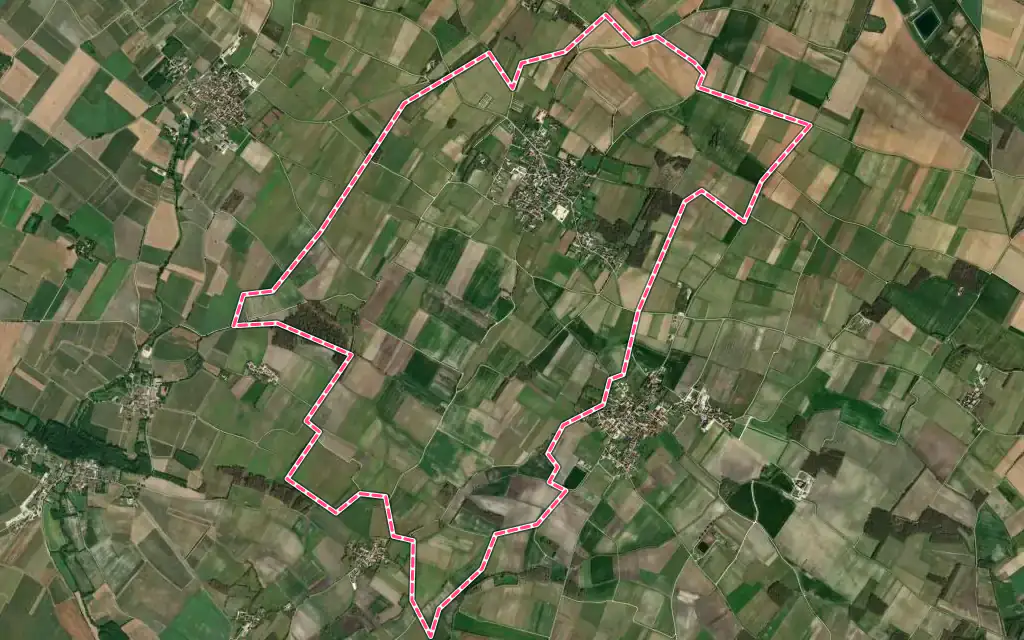 Vue satellite de Ballans avec ses contours administratifs