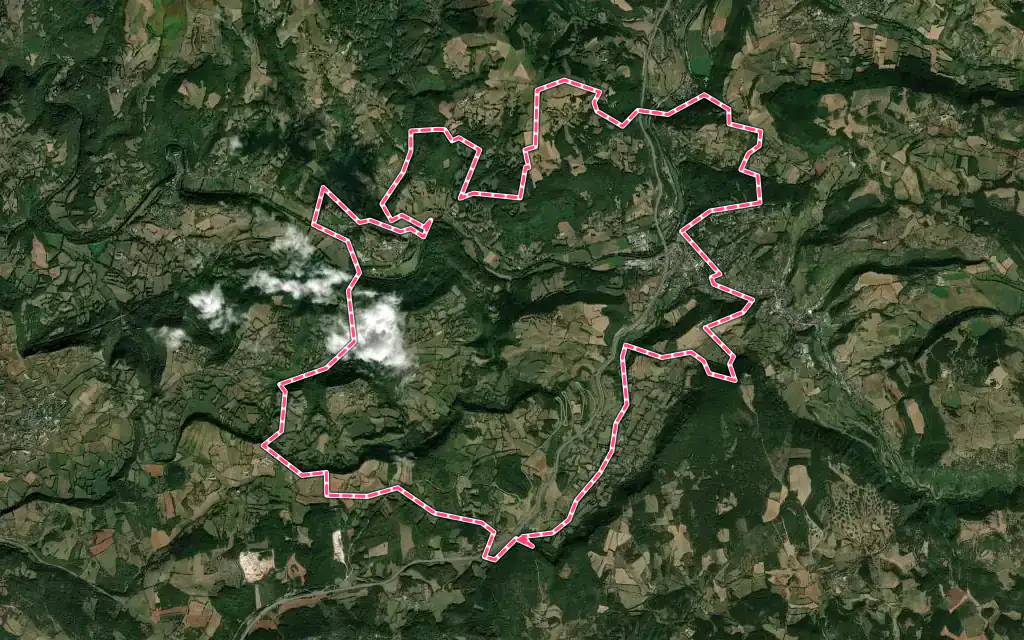 Vue satellite de Banassac-Canilhac avec ses contours administratifs