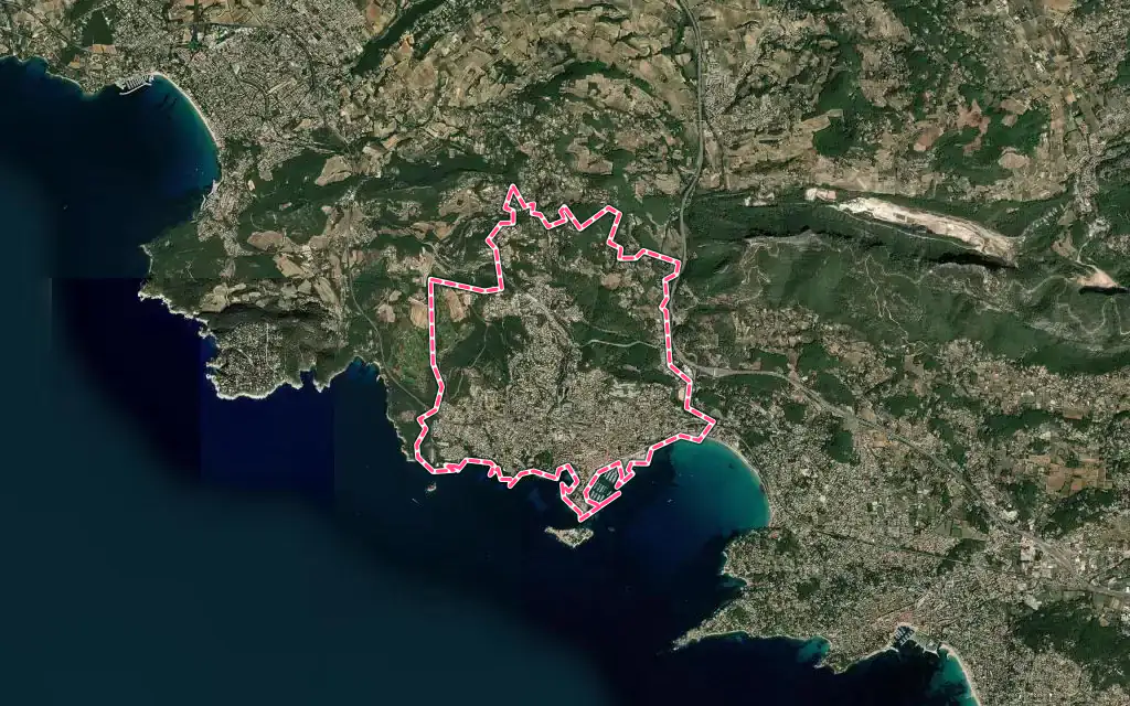 Vue satellite de Bandol avec ses contours administratifs