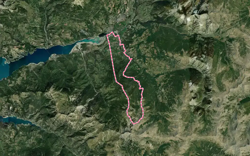 Vue satellite de Baratier avec ses contours administratifs