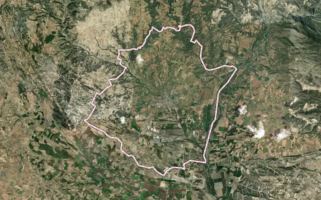 Vista satélite de Barbastro con su contorno administrativo