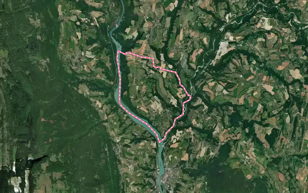 Vue satellite de Bassy avec ses contours administratifs