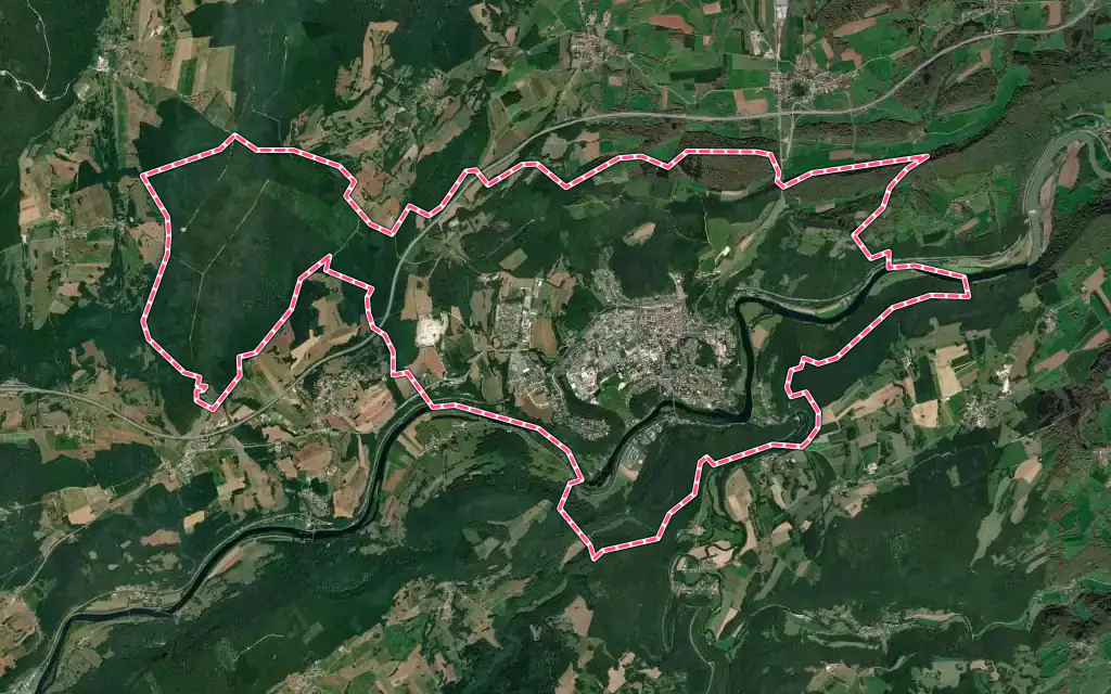 Vue satellite de Baume-les-Dames avec ses contours administratifs