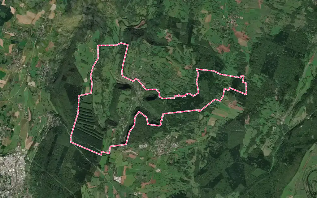 Vue satellite de Baume-les-Messieurs avec ses contours administratifs