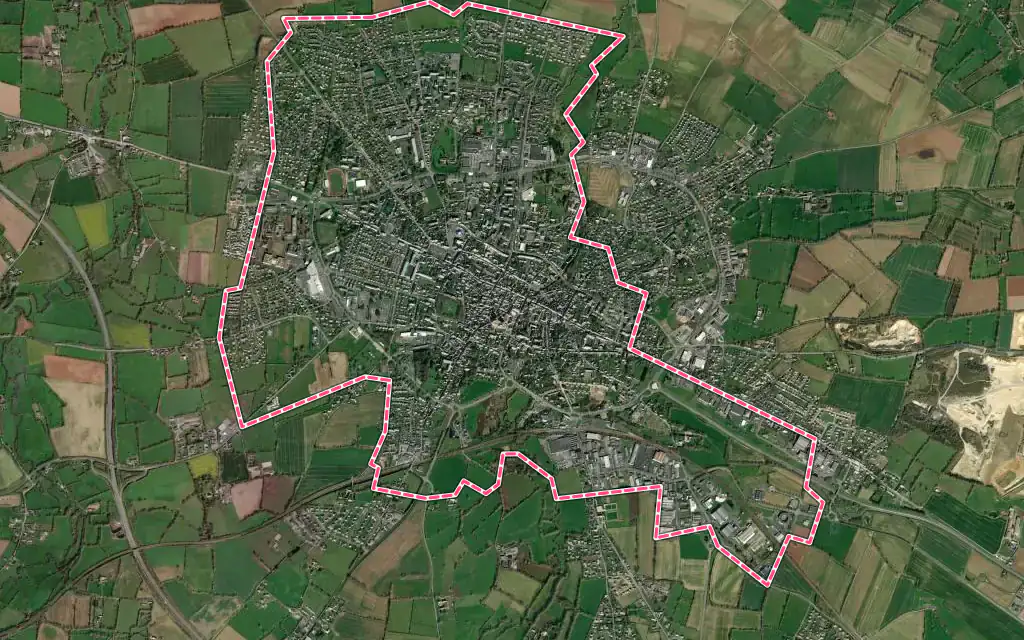 Vue satellite de Bayeux avec ses contours administratifs