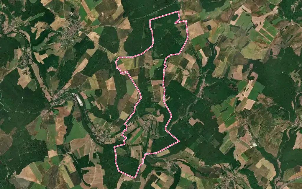 Vue satellite de Bazincourt-sur-Saulx avec ses contours administratifs