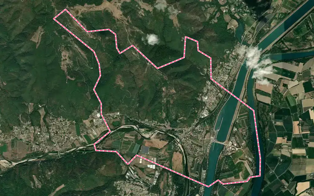 Vue satellite de Beauchastel avec ses contours administratifs