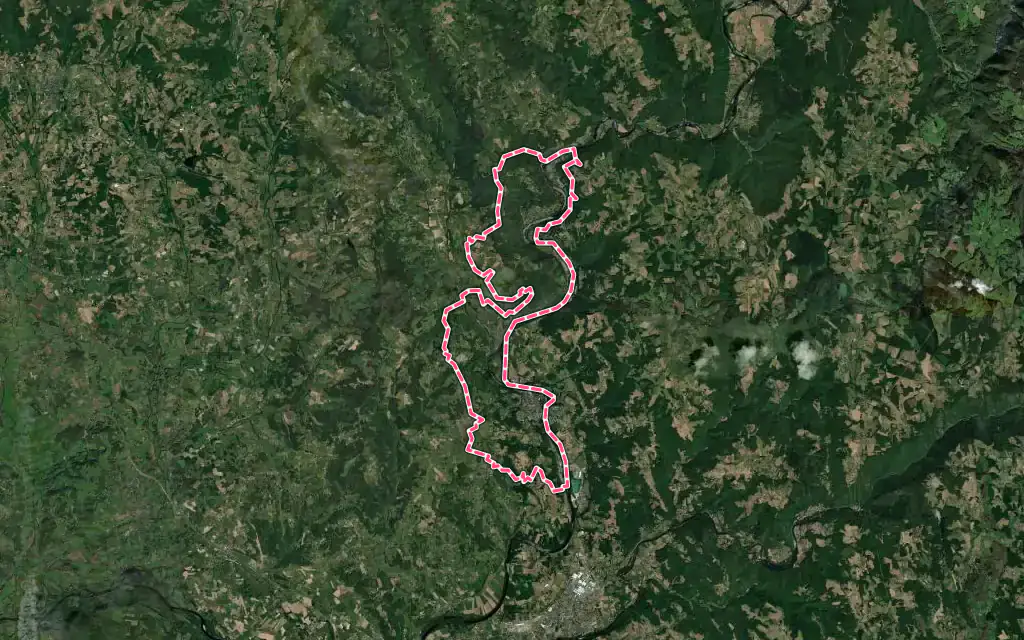 Vue satellite de Beaulieu-sur-Dordogne avec ses contours administratifs