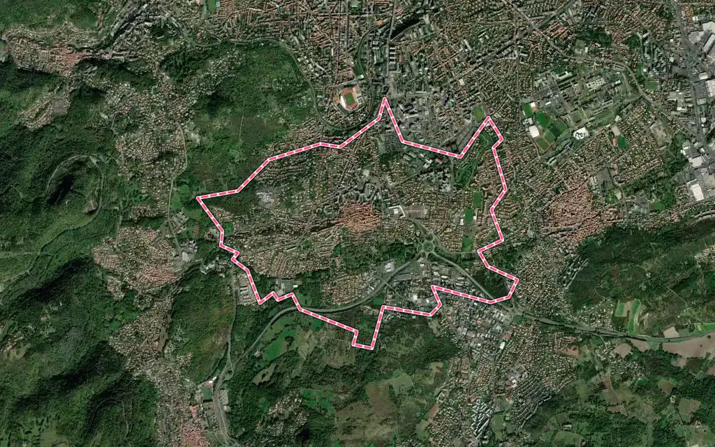 Vue satellite de Beaumont avec ses contours administratifs