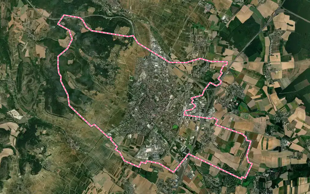 Vue satellite de Beaune avec ses contours administratifs