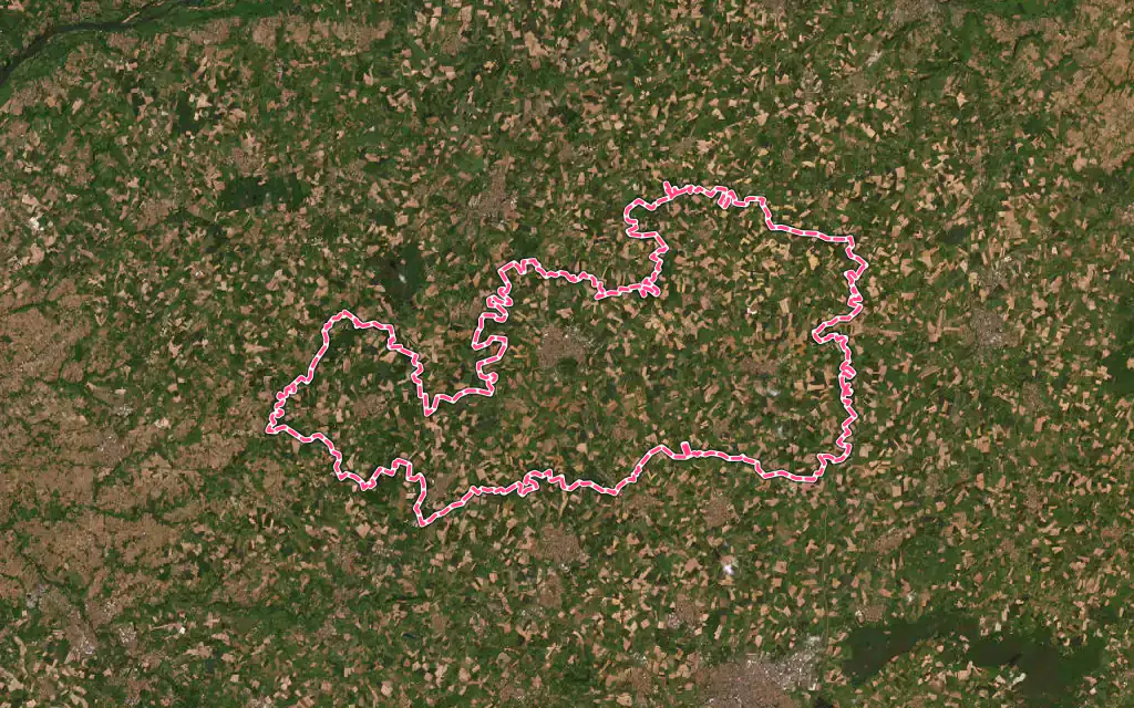 Vue satellite de Beaupréau-en-Mauges avec ses contours administratifs