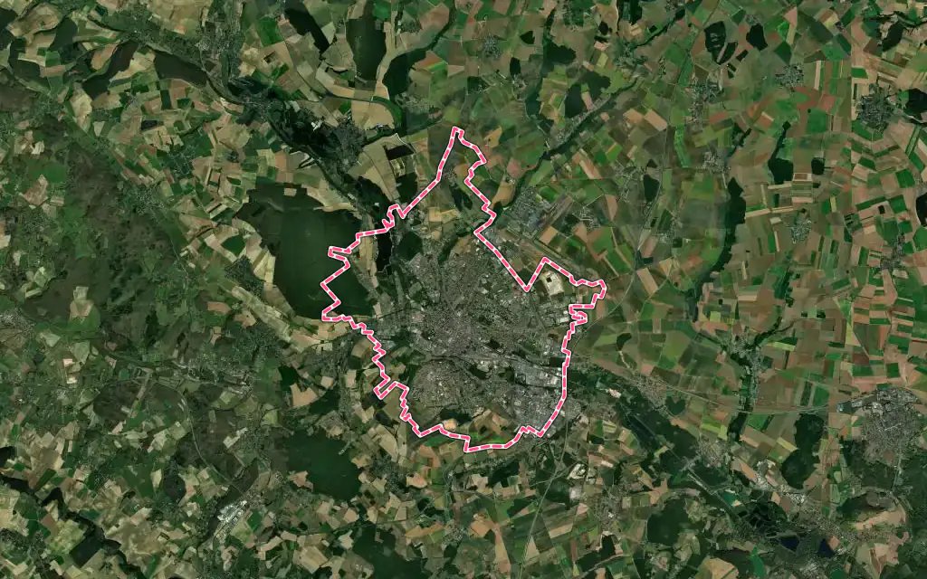 Vue satellite de Beauvais avec ses contours administratifs