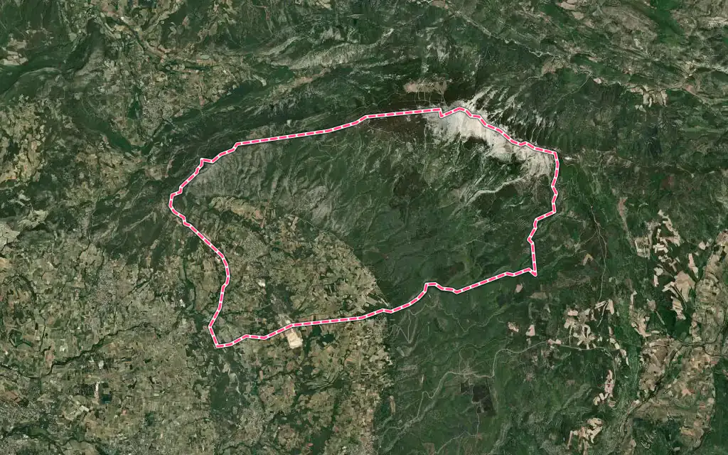 Vue satellite de Bédoin avec ses contours administratifs