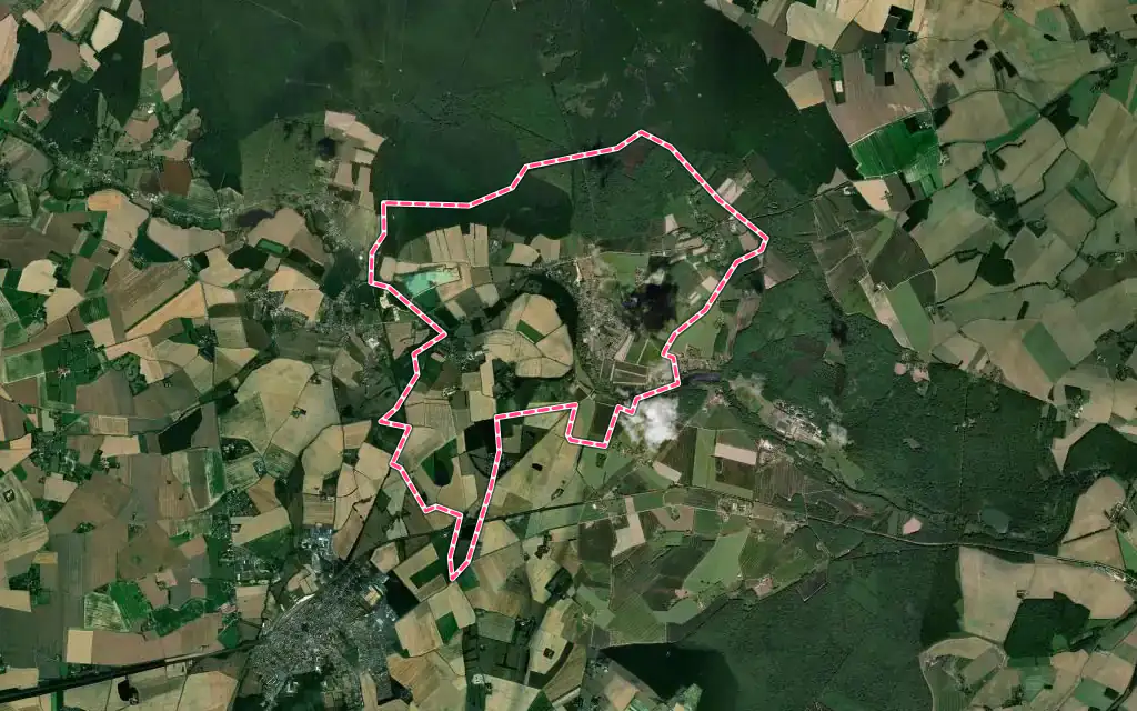 Vue satellite de Belhomert-Guéhouville avec ses contours administratifs