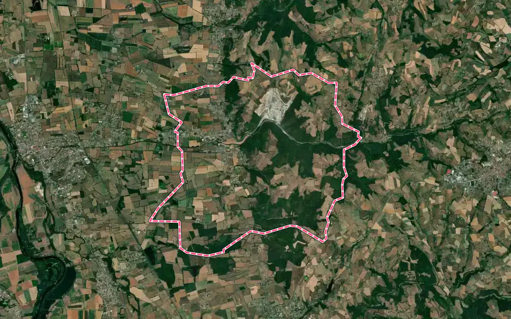 Vue satellite de Bellegarde-en-Forez avec ses contours administratifs