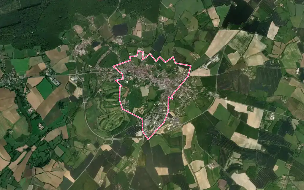Vue satellite de Bellême avec ses contours administratifs