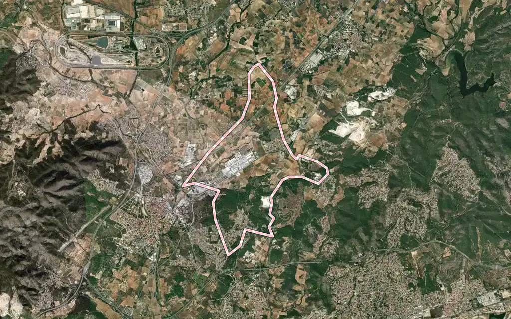 Vista satélite de Bellvei con su contorno administrativo
