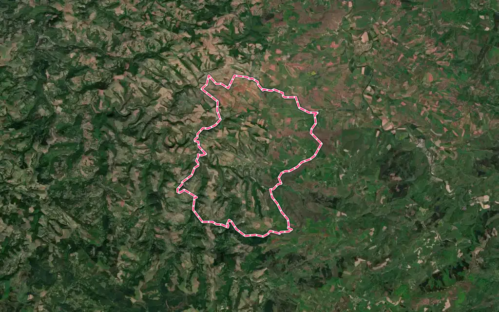 Vue satellite de Belmont-sur-Rance avec ses contours administratifs