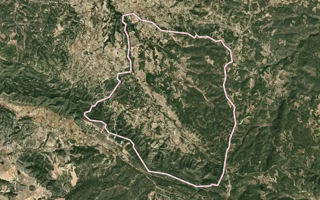 Vista satélite de Belmonte de San José / Bellmunt de Mesquí con su contorno administrativo