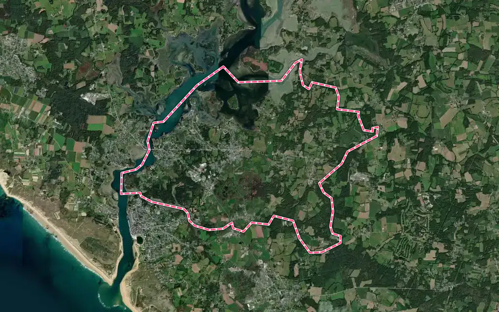 Vue satellite de Belz avec ses contours administratifs