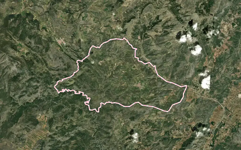 Vista satélite de Benassal con su contorno administrativo