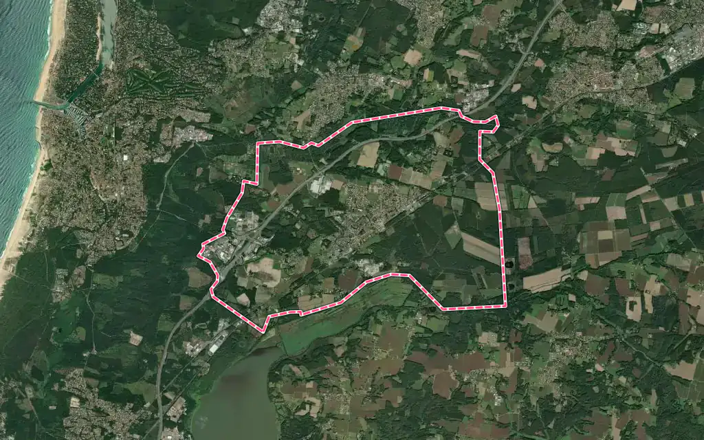 Vue satellite de Bénesse-Maremne avec ses contours administratifs