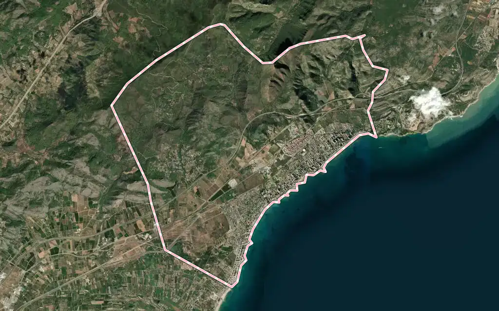 Vista satélite de Benicàssim / Benicasim con su contorno administrativo