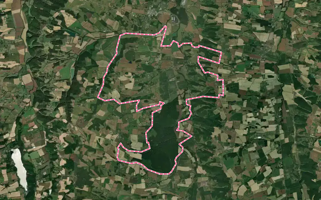 Vue satellite de Berdoues avec ses contours administratifs